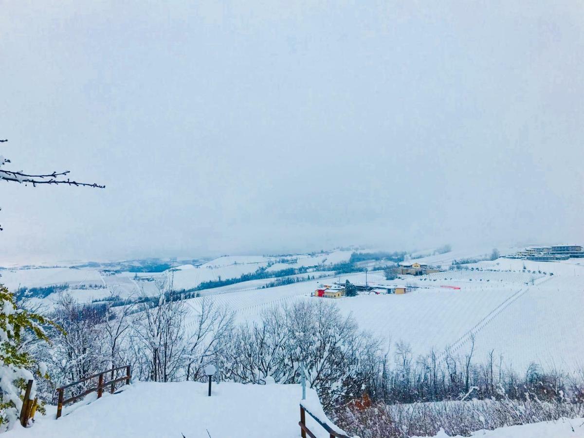 In Casetta Monforte dʼAlba Buitenkant foto